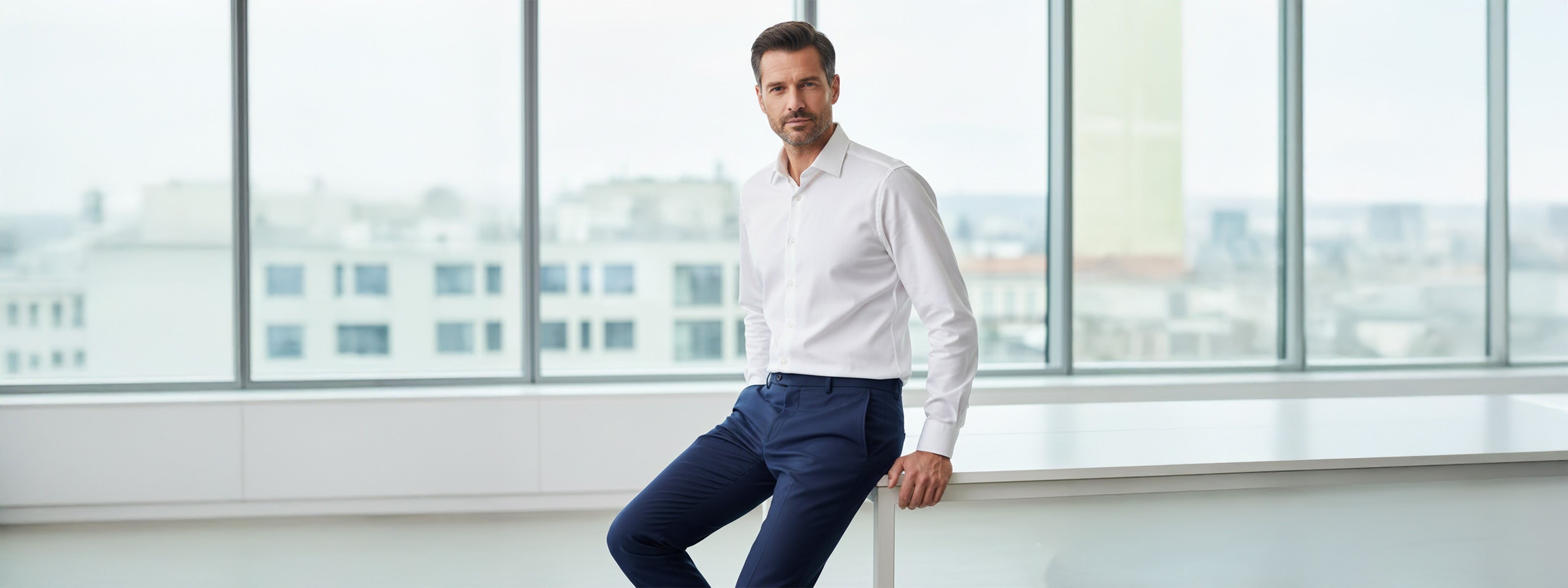 De Nieuwe Pantalon: Het geheim van de broek die er uitziet als maatwerk, maar voelt als stretch